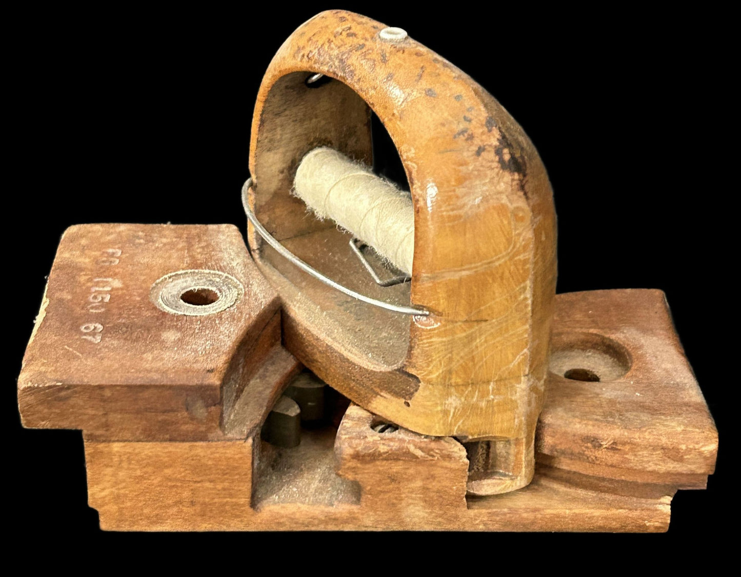 260807-23 Antique Industrial Textile Battens Shuttle