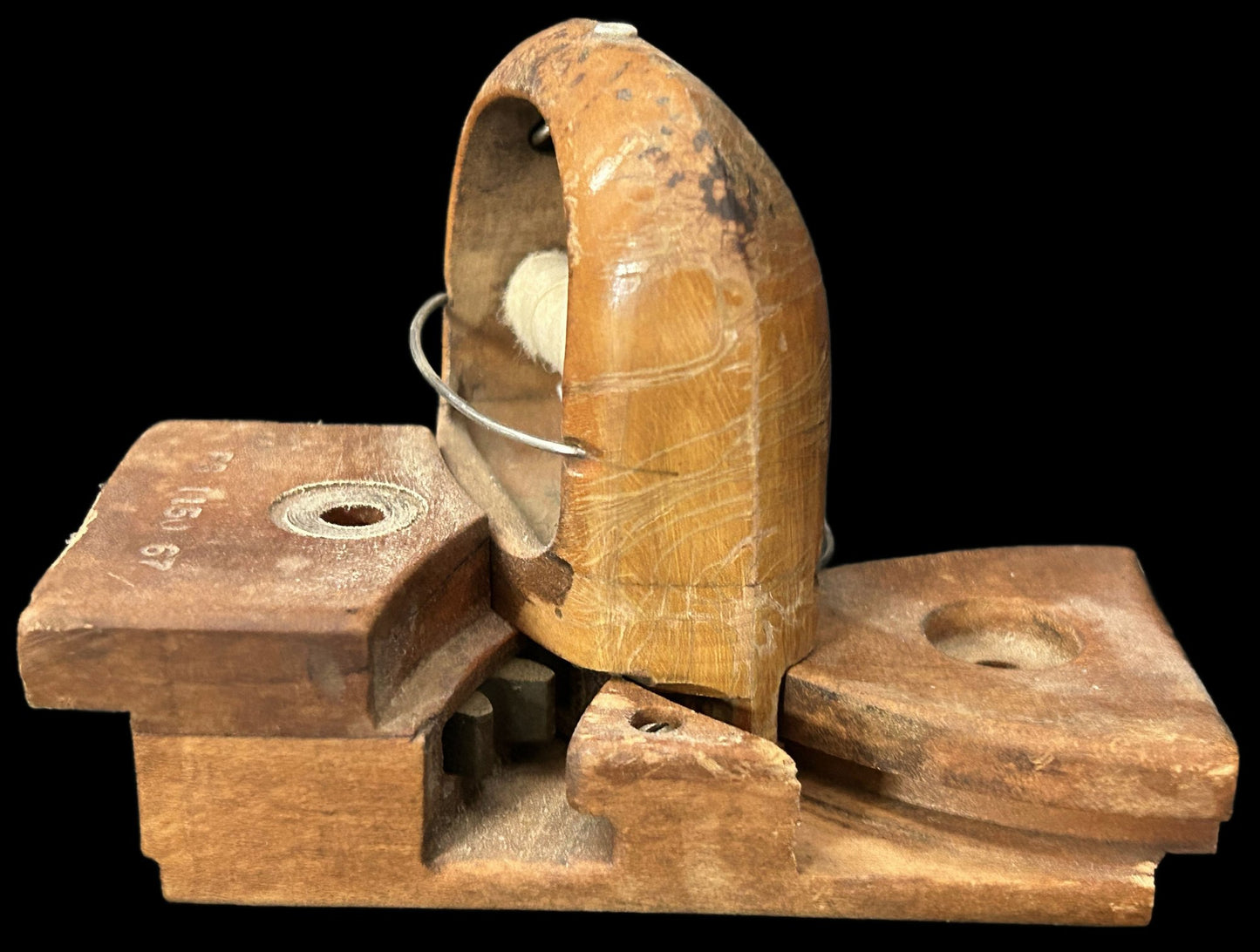 260807-23 Antique Industrial Textile Battens Shuttle