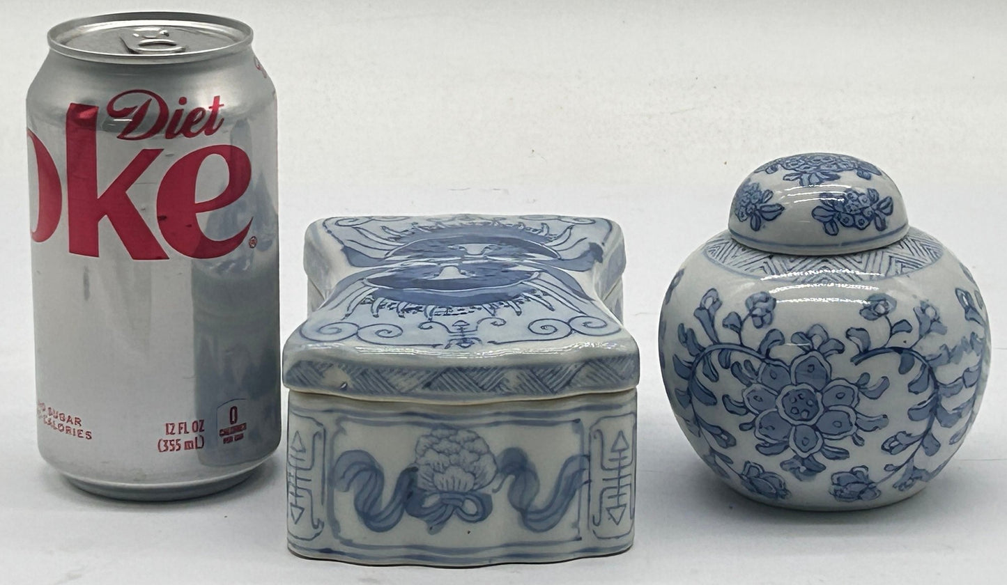 251210-35B Blue & White Ginger Jar & Lid