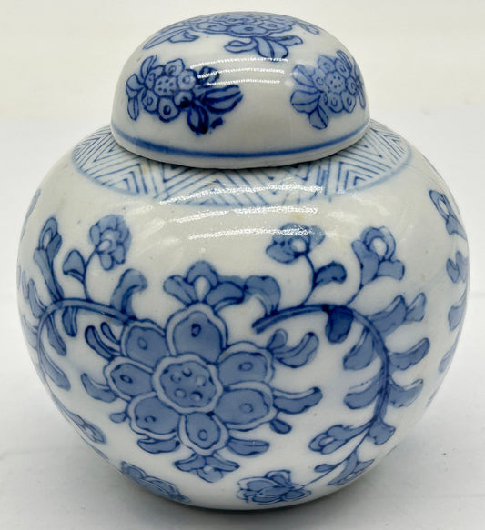 251210-35B Blue & White Ginger Jar & Lid