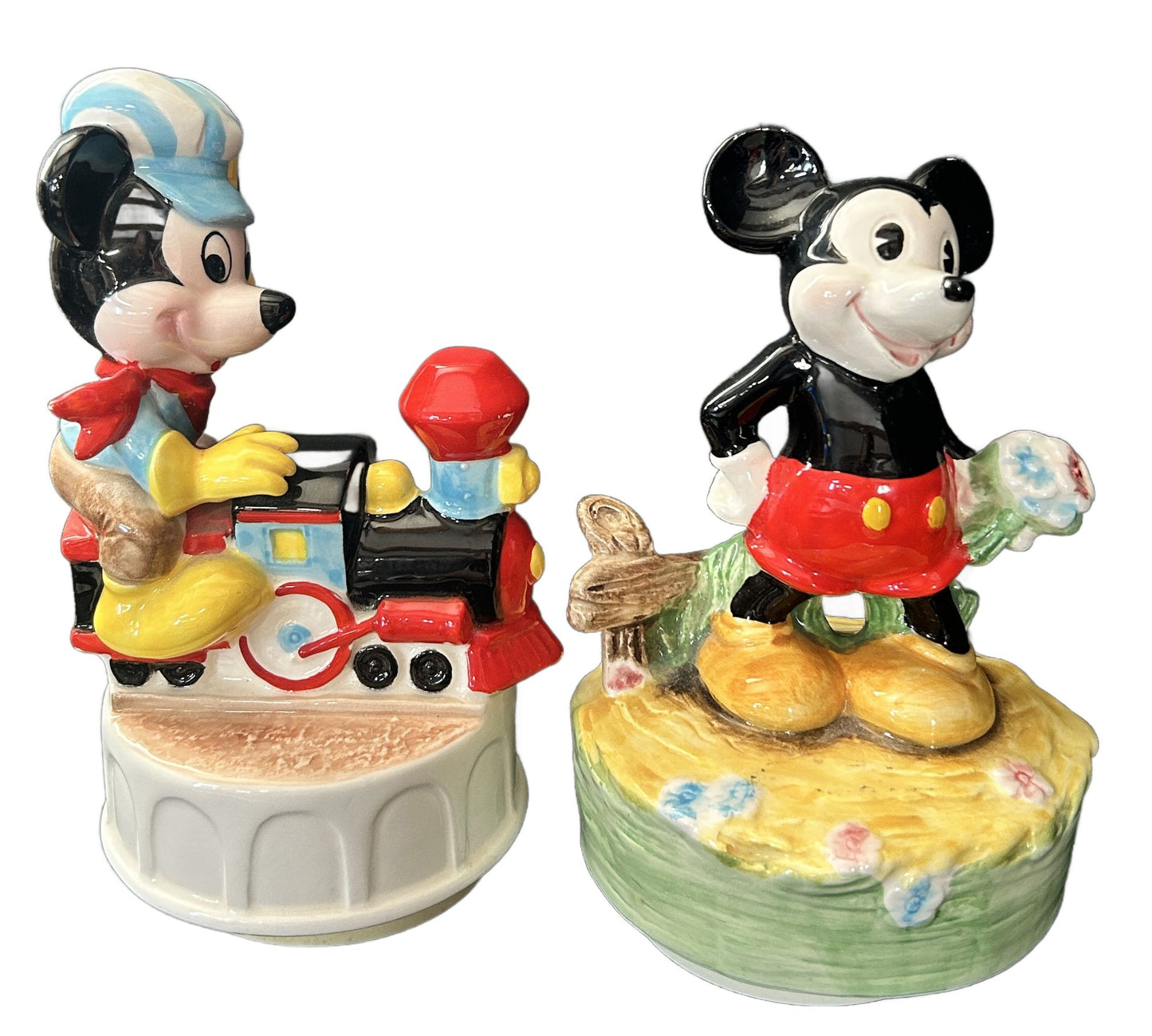 250326-7 Walt Disney Ceramic ROtating Music Boxes
