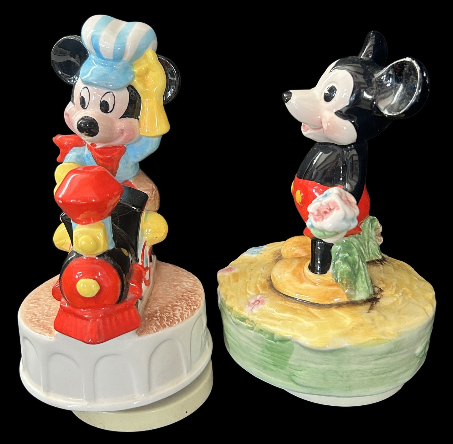 250326-7 Walt Disney Ceramic ROtating Music Boxes