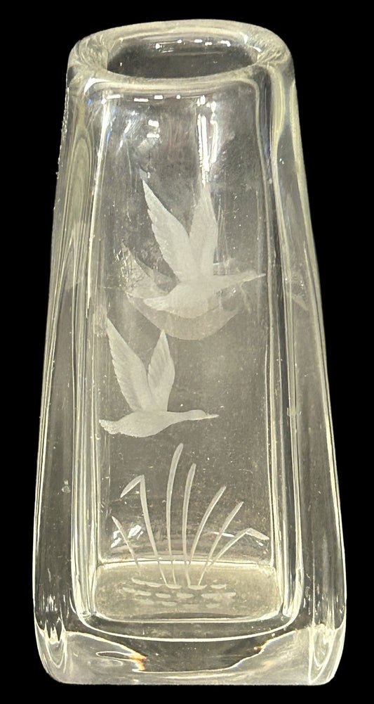 260408-25 Etched Lead Crystal Vase With Water Fowl