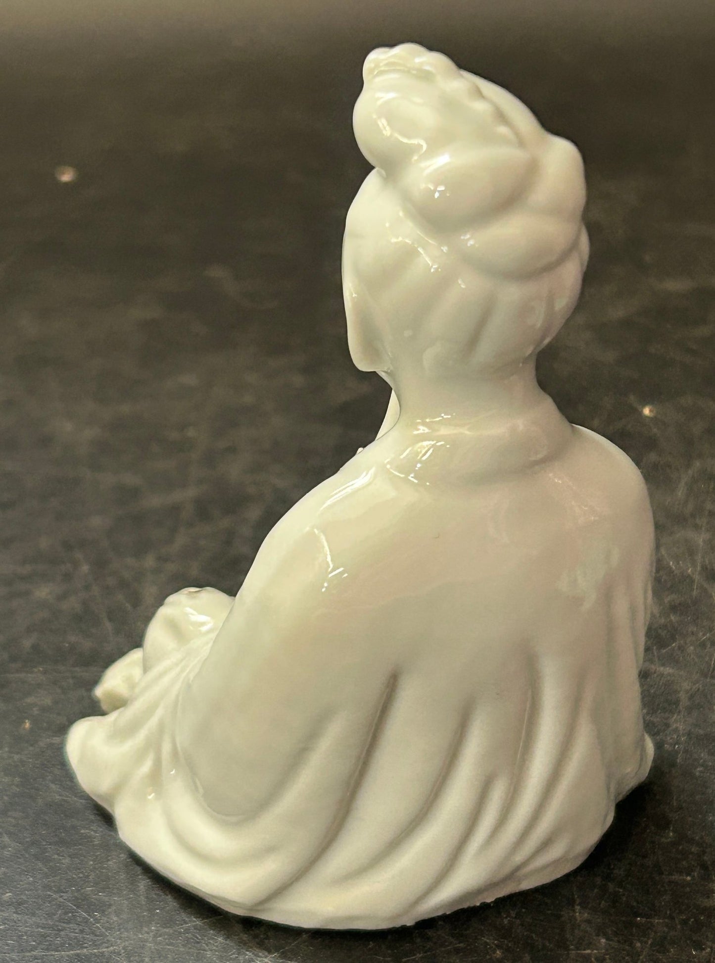 260408-36A Asian Chin Blanc Porcelain Figurine