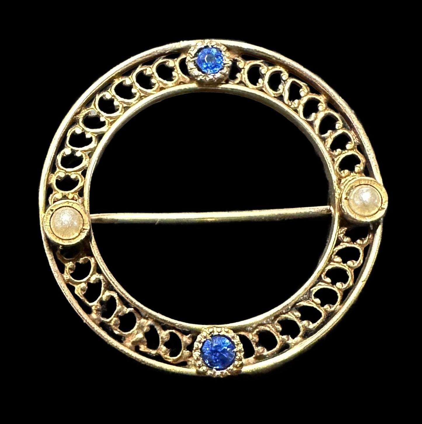 260708-2 10k Yellow Gold, Sapphire & Seed Pearl Brooch