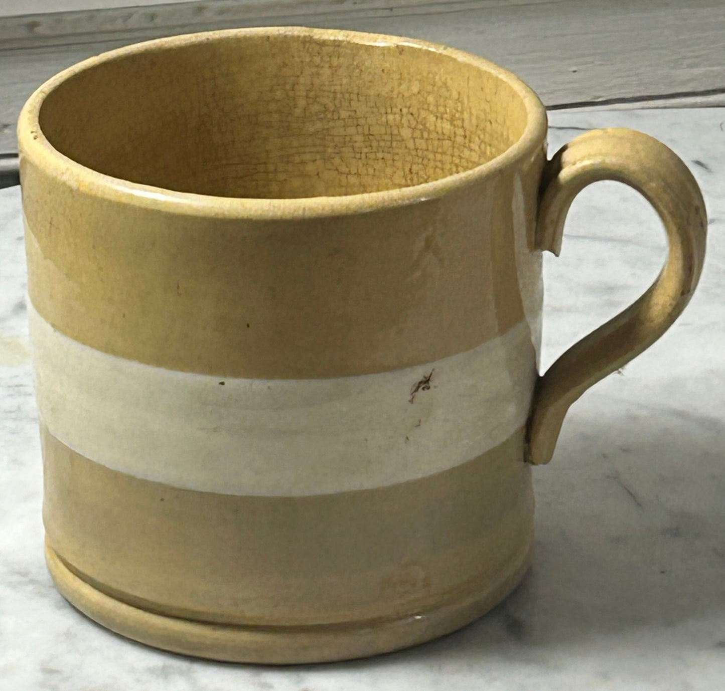 251009-3 Antique Yellowware Mochaware Striped Mug