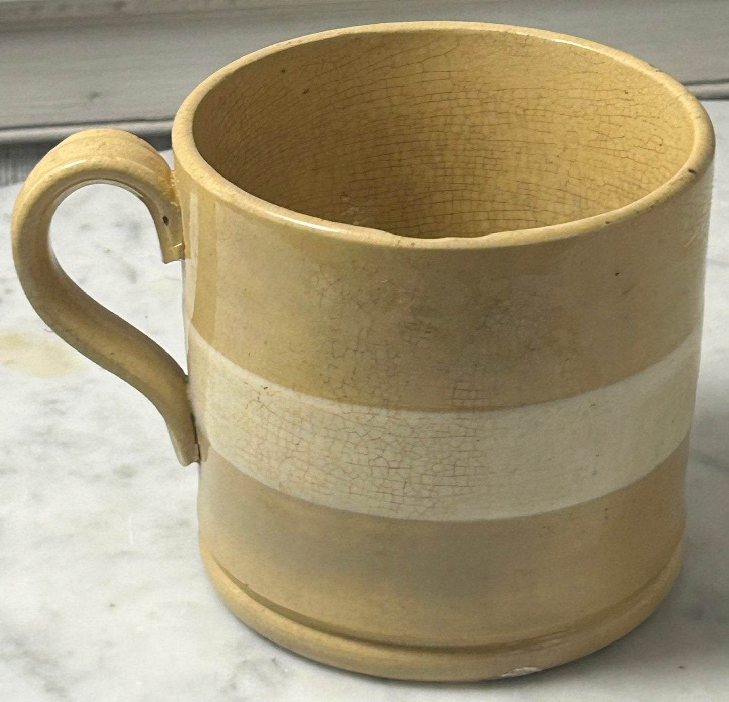 251009-3 Antique Yellowware Mochaware Striped Mug