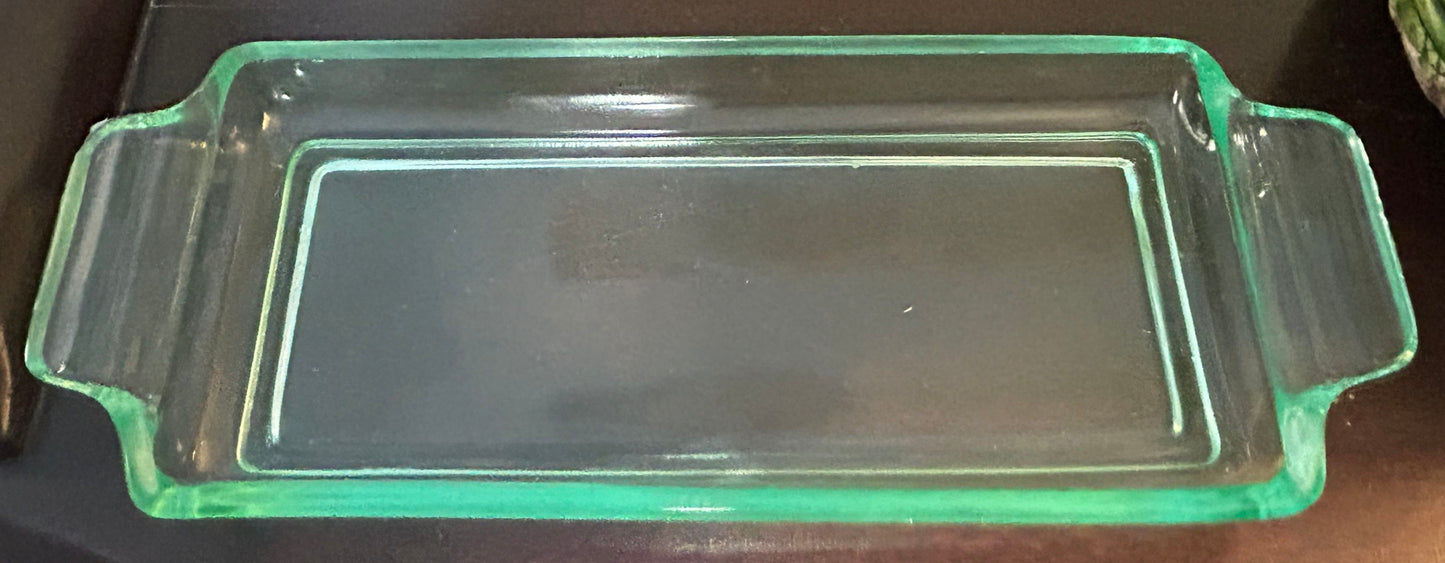 251101-5 Uranium Glass Celery Dish