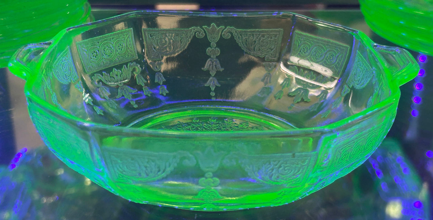 251101-7 Anchor-Hocking Princess Uranium Glass Bowl