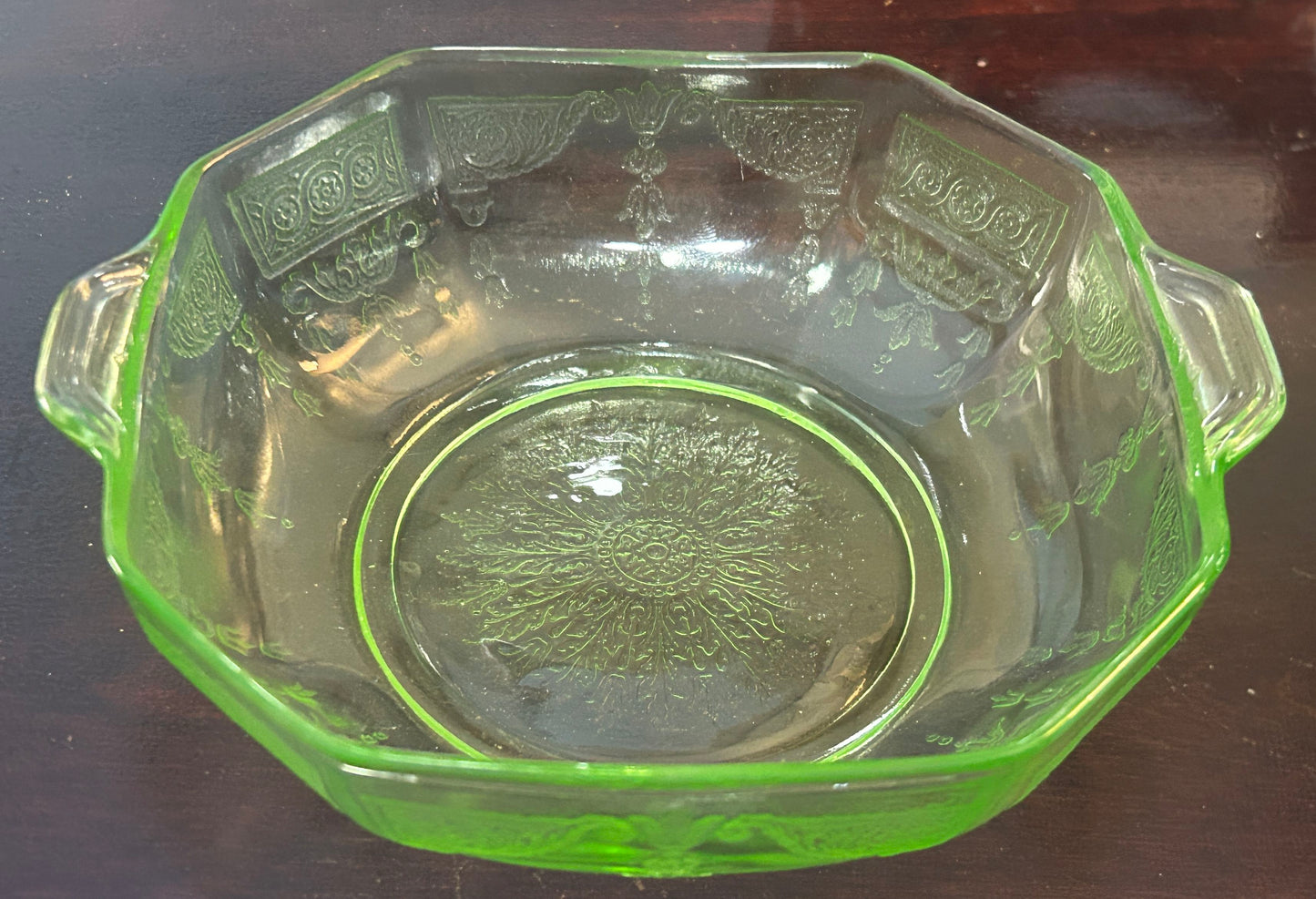251101-7 Anchor-Hocking Princess Uranium Glass Bowl