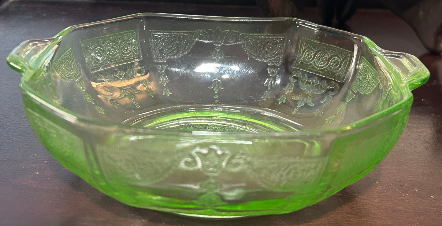 251101-7 Anchor-Hocking Princess Uranium Glass Bowl