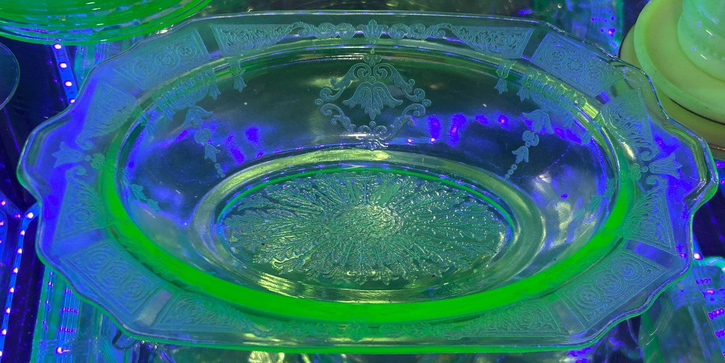 251101-1 Anchor Hocking Green Princess Uranium Glass Veg Bowl