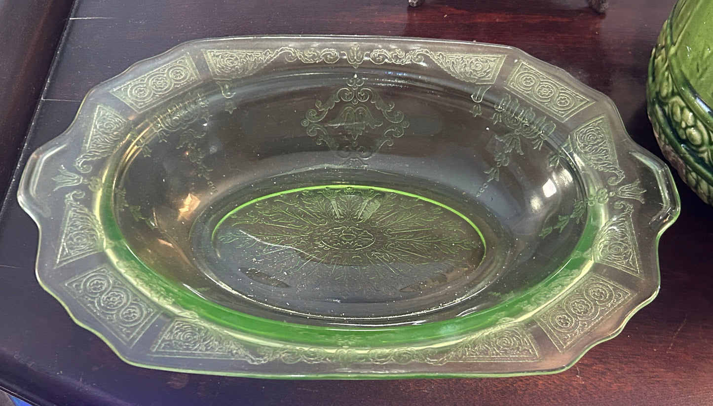 251101-1 Anchor Hocking Green Princess Uranium Glass Veg Bowl