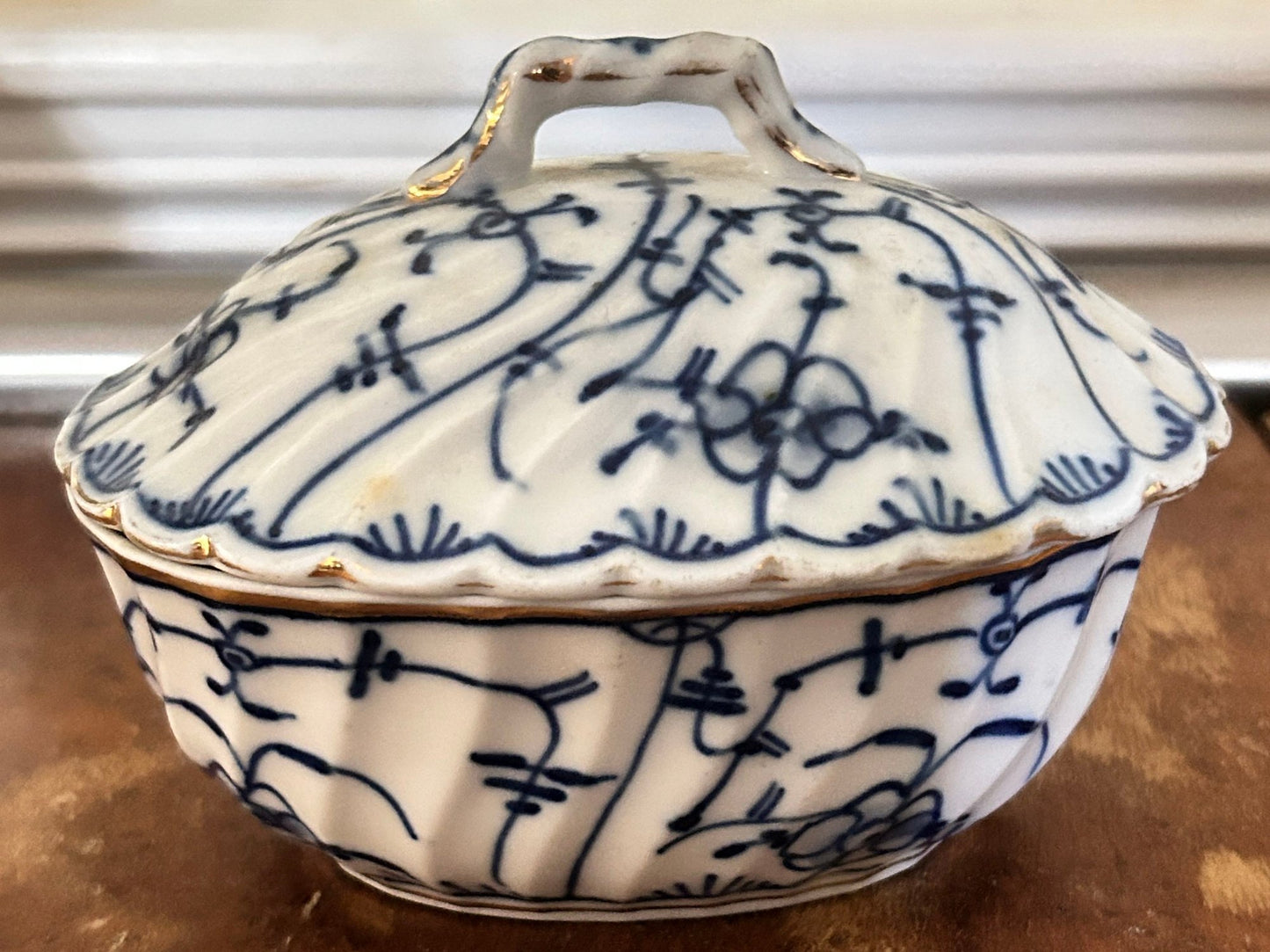 251009-6 Royal Tettea Chateau Blue Covered Cheese or Butter Dish