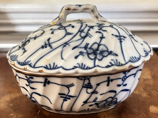 251009-6 Royal Tettea Chateau Blue Covered Cheese or Butter Dish