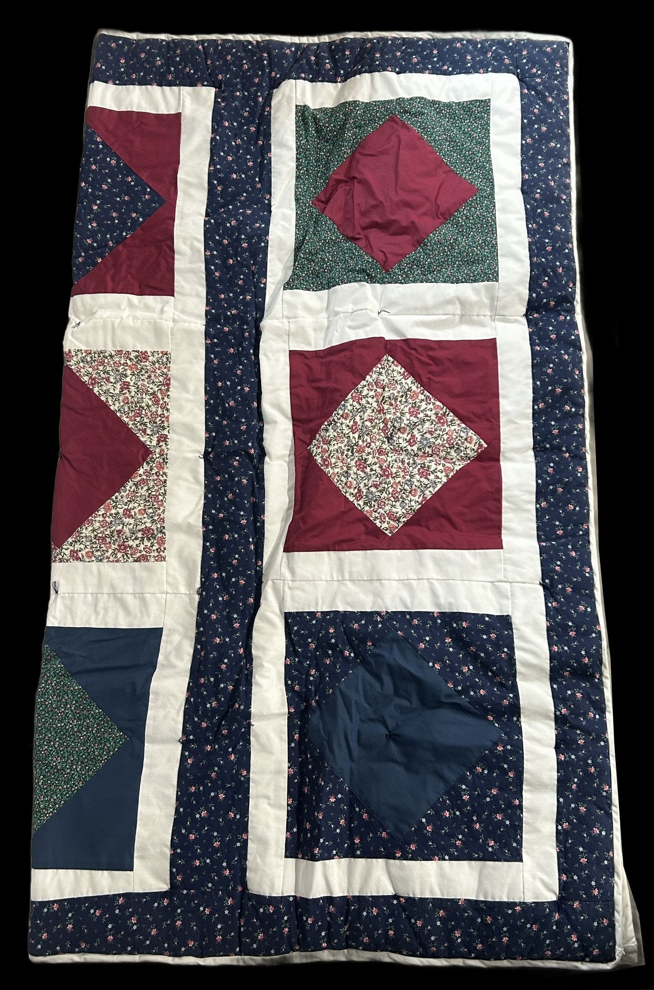 260429-16 Hand-Make Classic Geometric Design Quilt