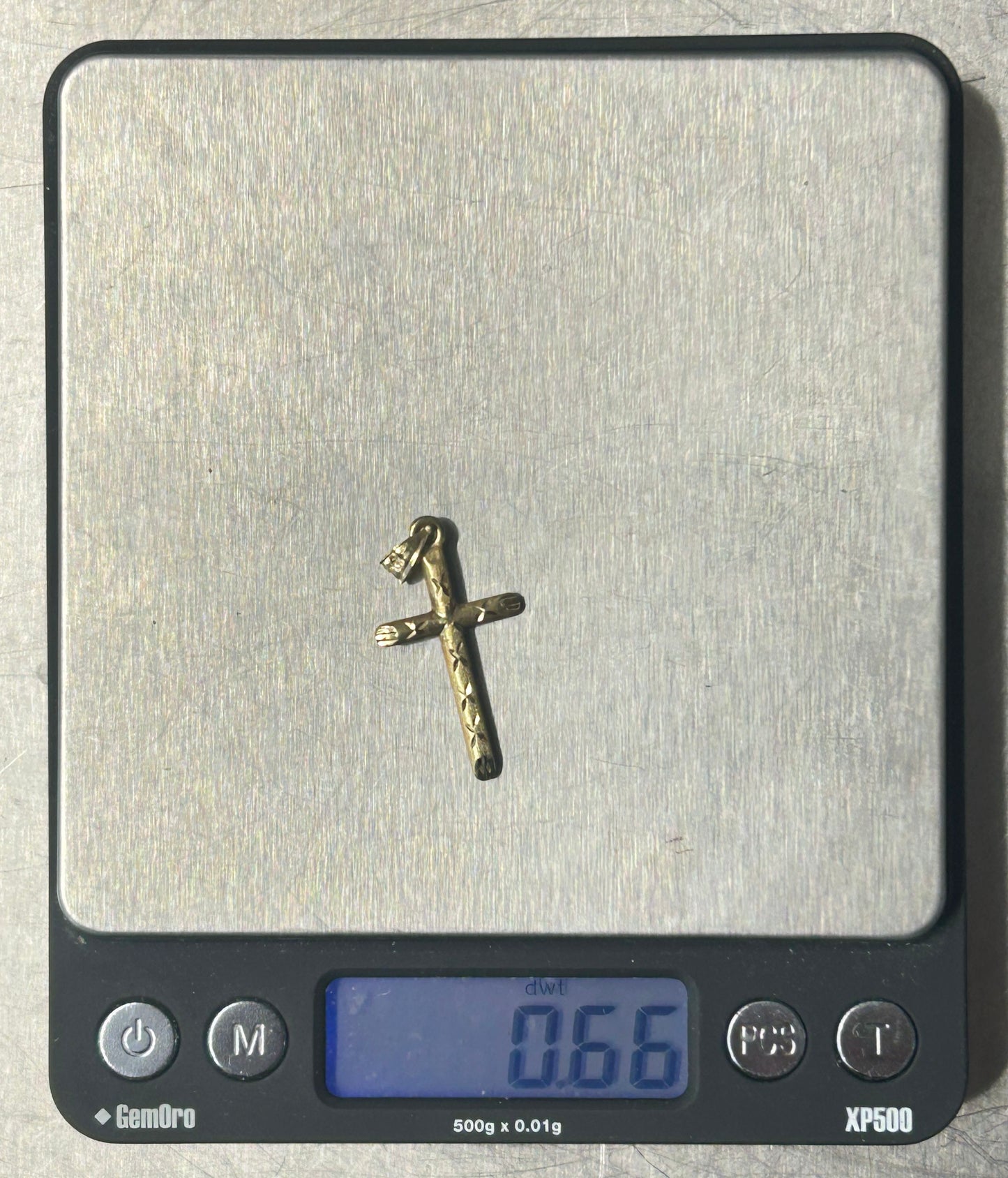 251201-3 14K Yellow Gold Cross, 1.05g