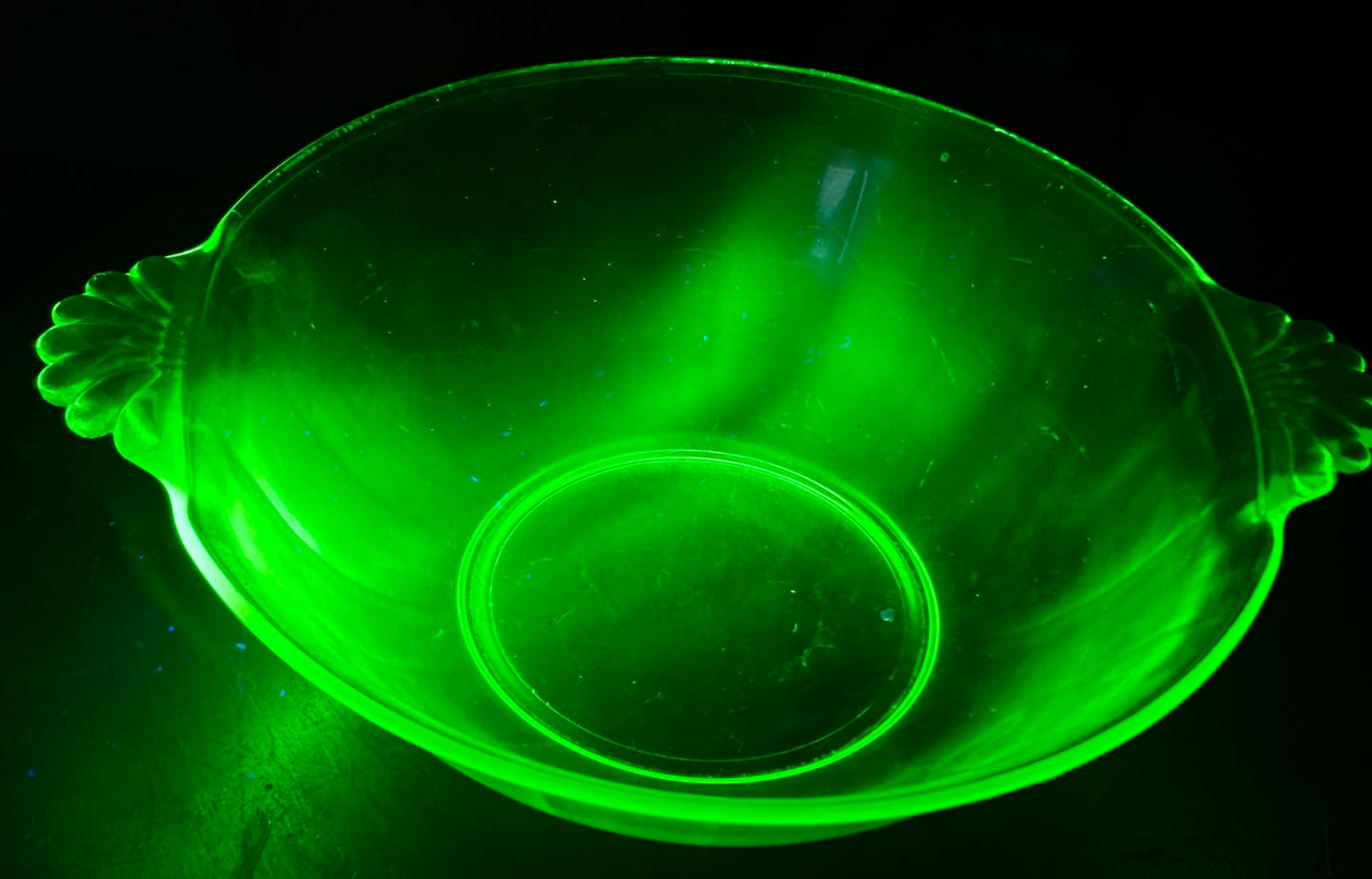 251101-10 Uranium Glass Art Deco Serving Bowl