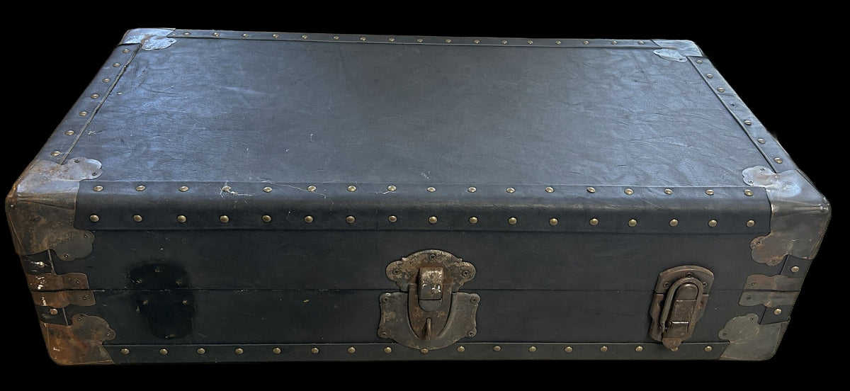 260819-1 Retail Display Suitcase