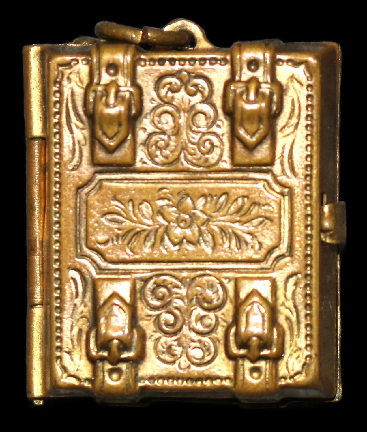 250514-2 Antique Civil War Locket With 9-Tintype Photographs