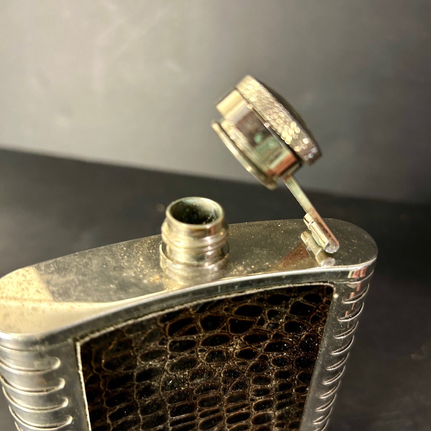 260109-4A 7oz Stainless & Leather Flask