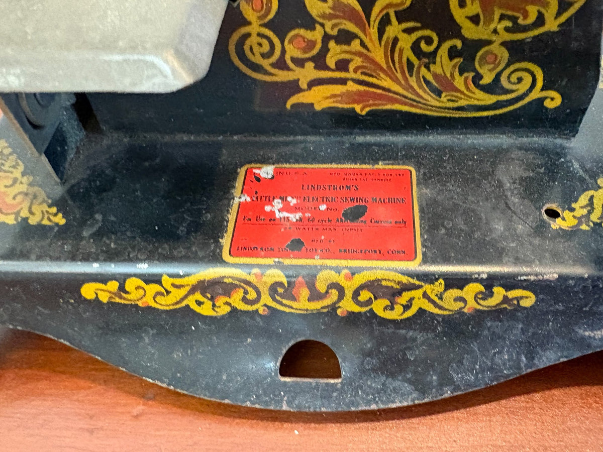 260830-1A Lindstrom 'Little Miss' Electric Sewing Machine