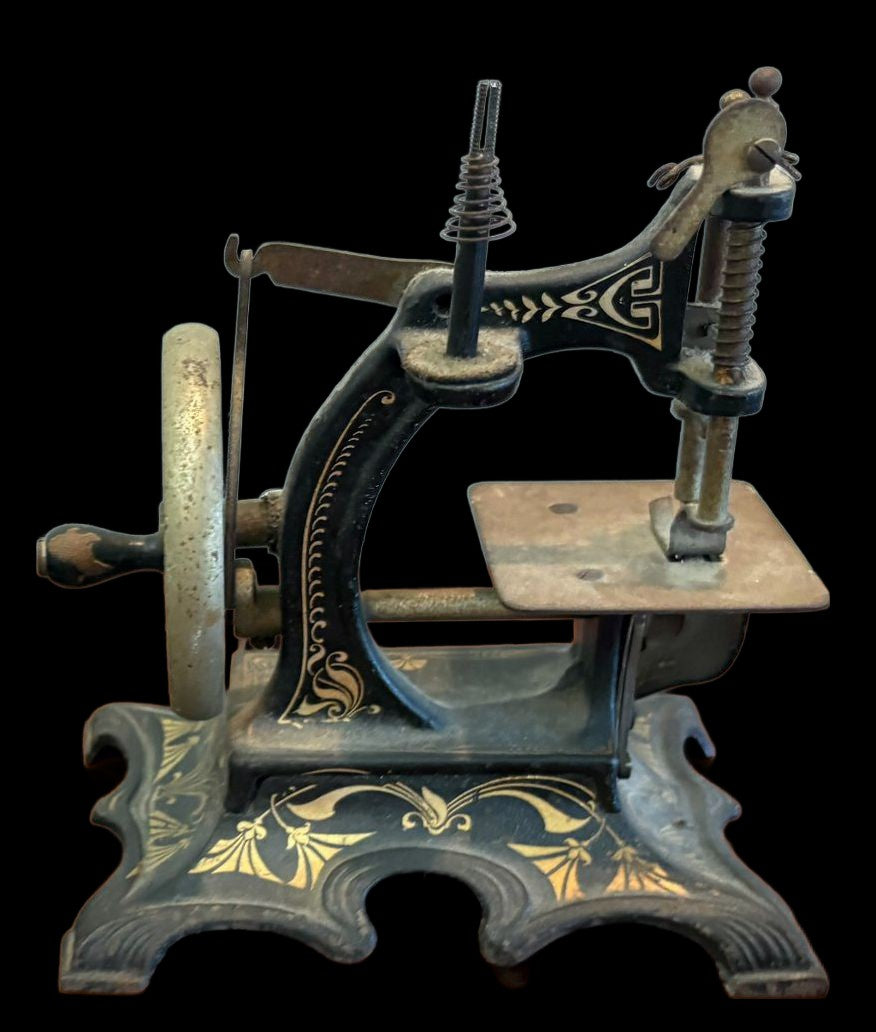 260830-1B Antique Hand-Crank Sewing Machine